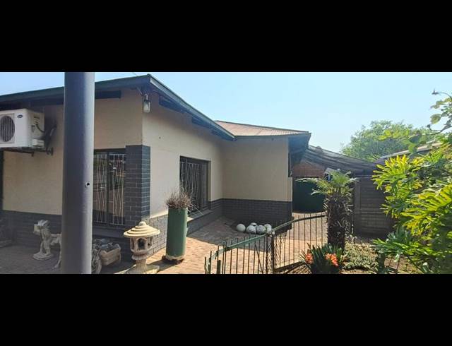 3 BEDROOM HOUSE FOR SALE IN PRETORIA GARDENS